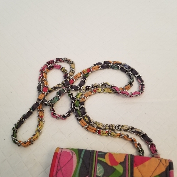 Vera Bradley Cell Phone Hipster W/ Metal String Jazzy Blooms Is Faded - Picture 2 of 7